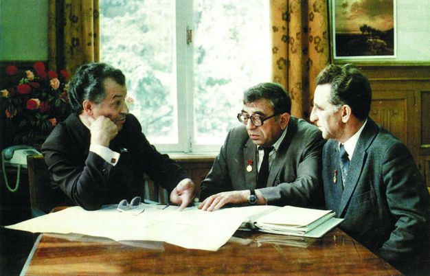 Лауреаты государственной премии за пуск ТПА-140 А.Т. Есаулов, П.С. Шевченко, И.З. Шифрин